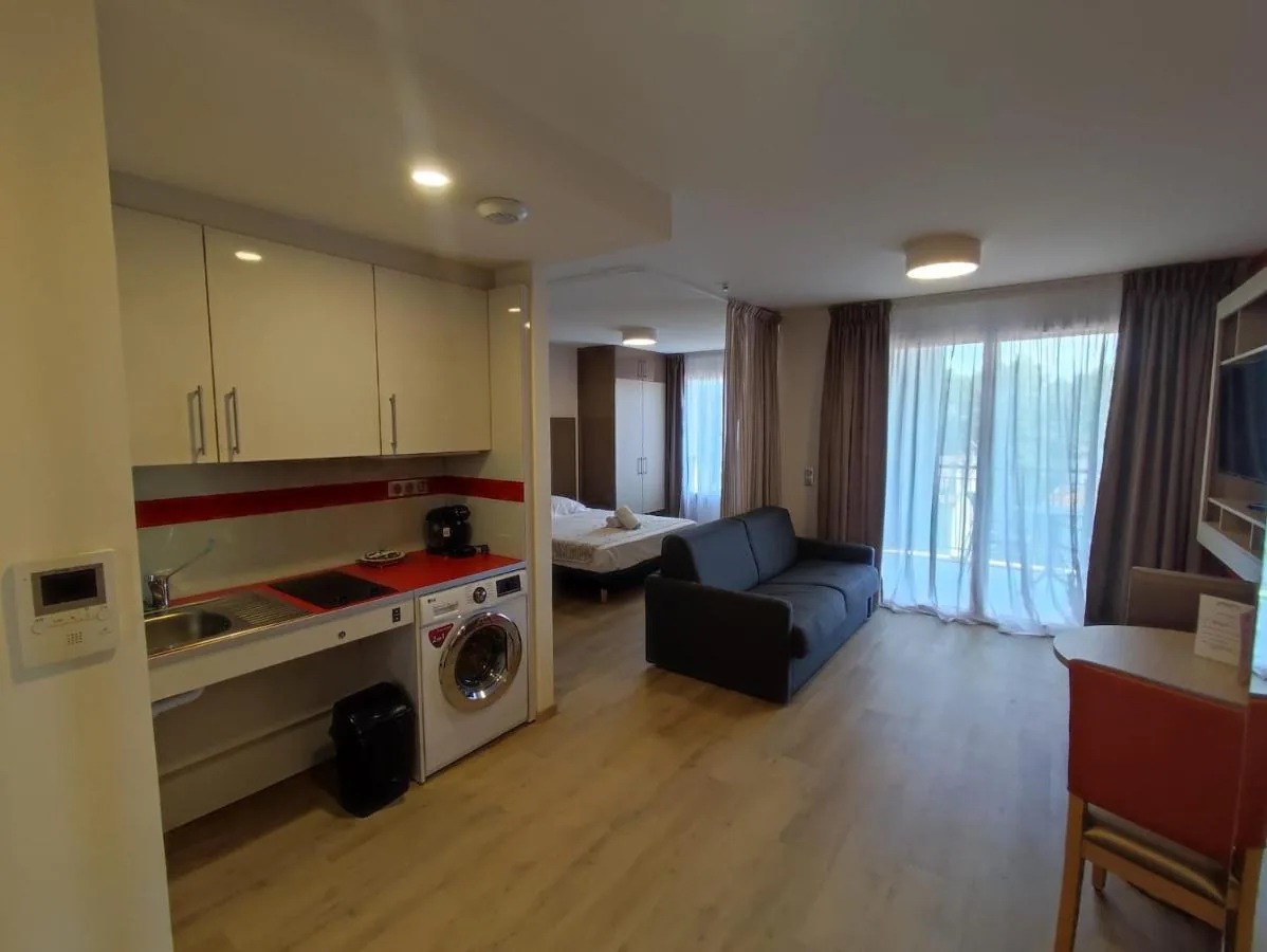 Studio Triple Standard — appart'hôtel Fréjus